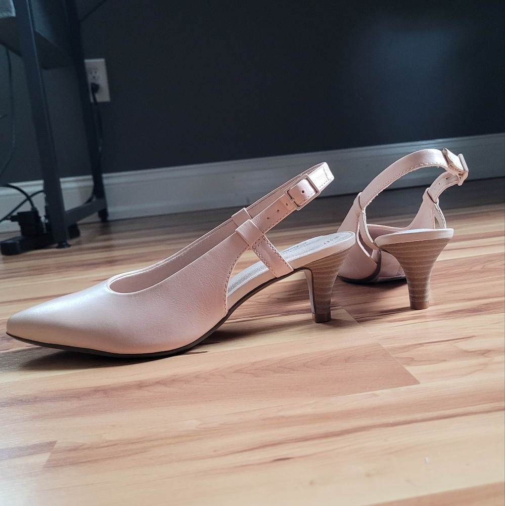 Clarks Blush Leather Slingback Pumps size 7 - Picture 2 of 5